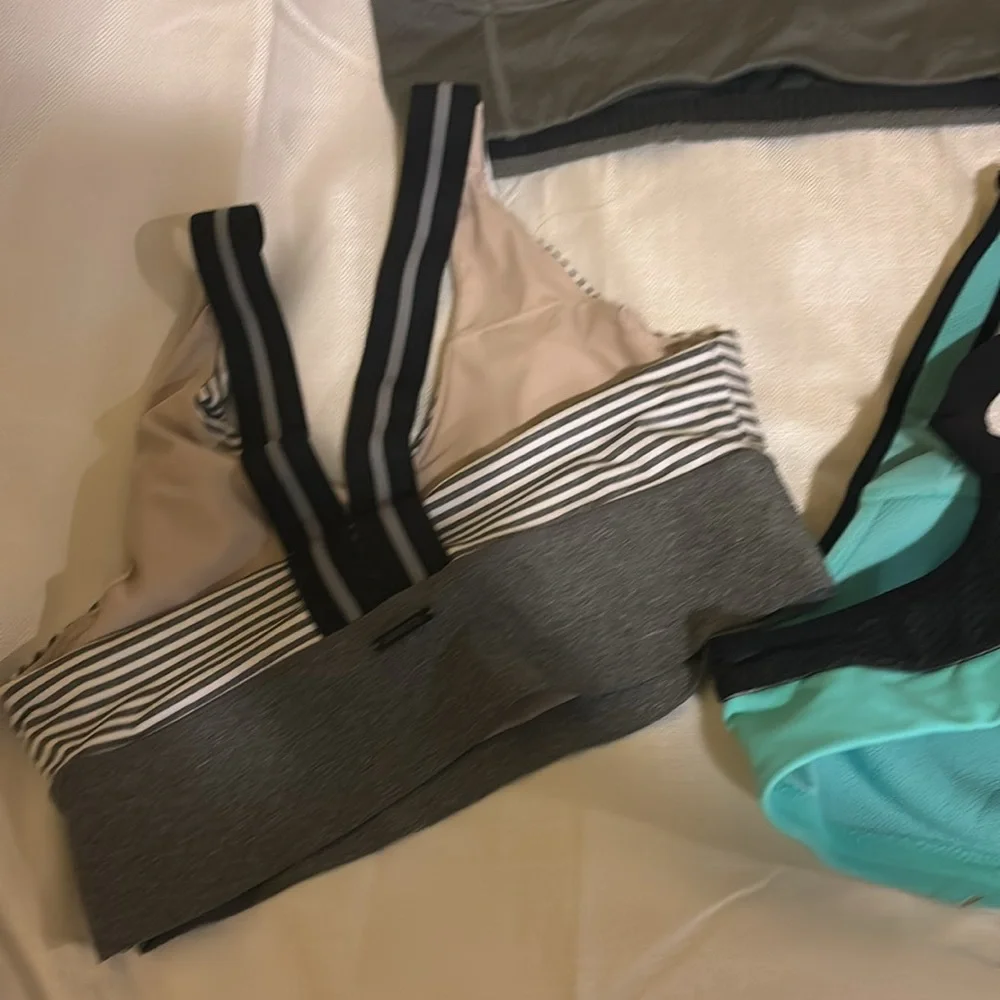 Sports bras. Nike, VSX, Mondetta, one off brand. - Picture 5 of 7